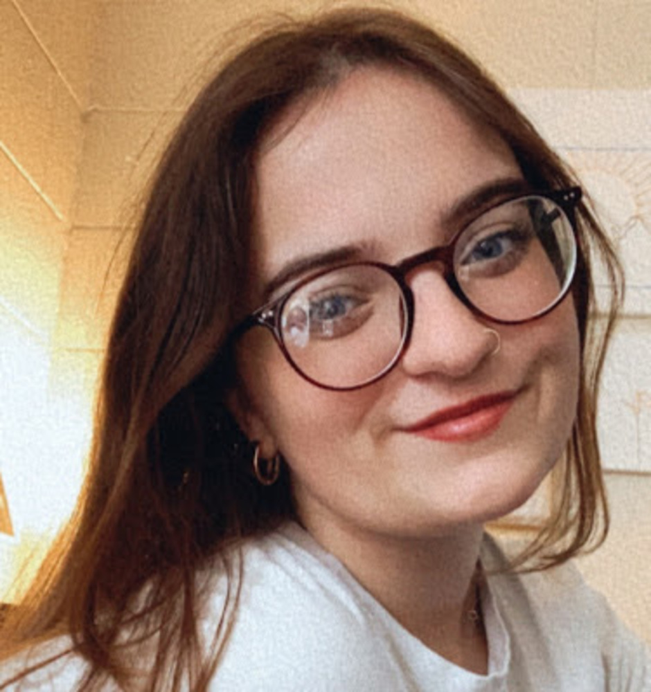 Meet your Posher, Claire